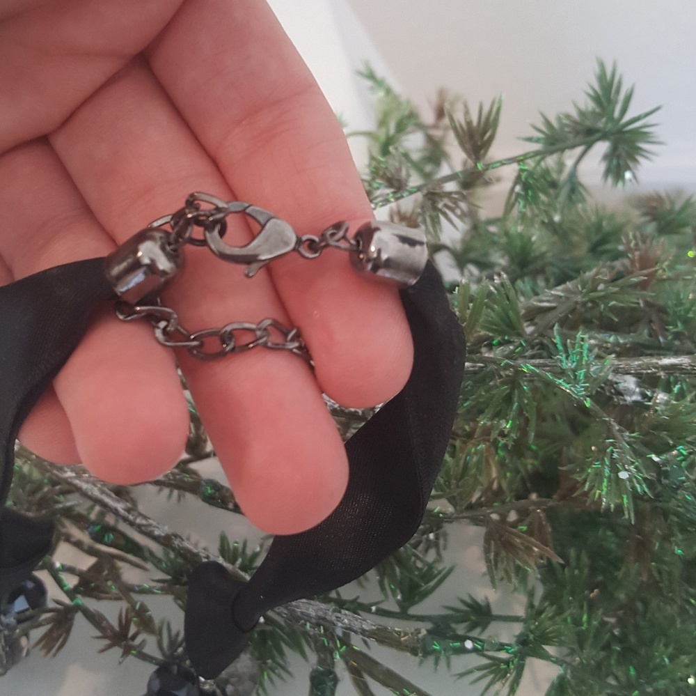 Express costume necklace - Picture 3 of 3